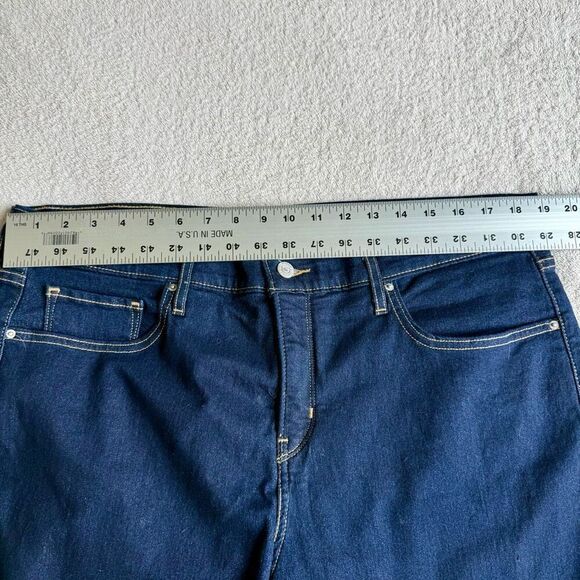 NWOT Levi’s Women’s 315 Shaping Bootcut Jeans - Picture 7 of 10